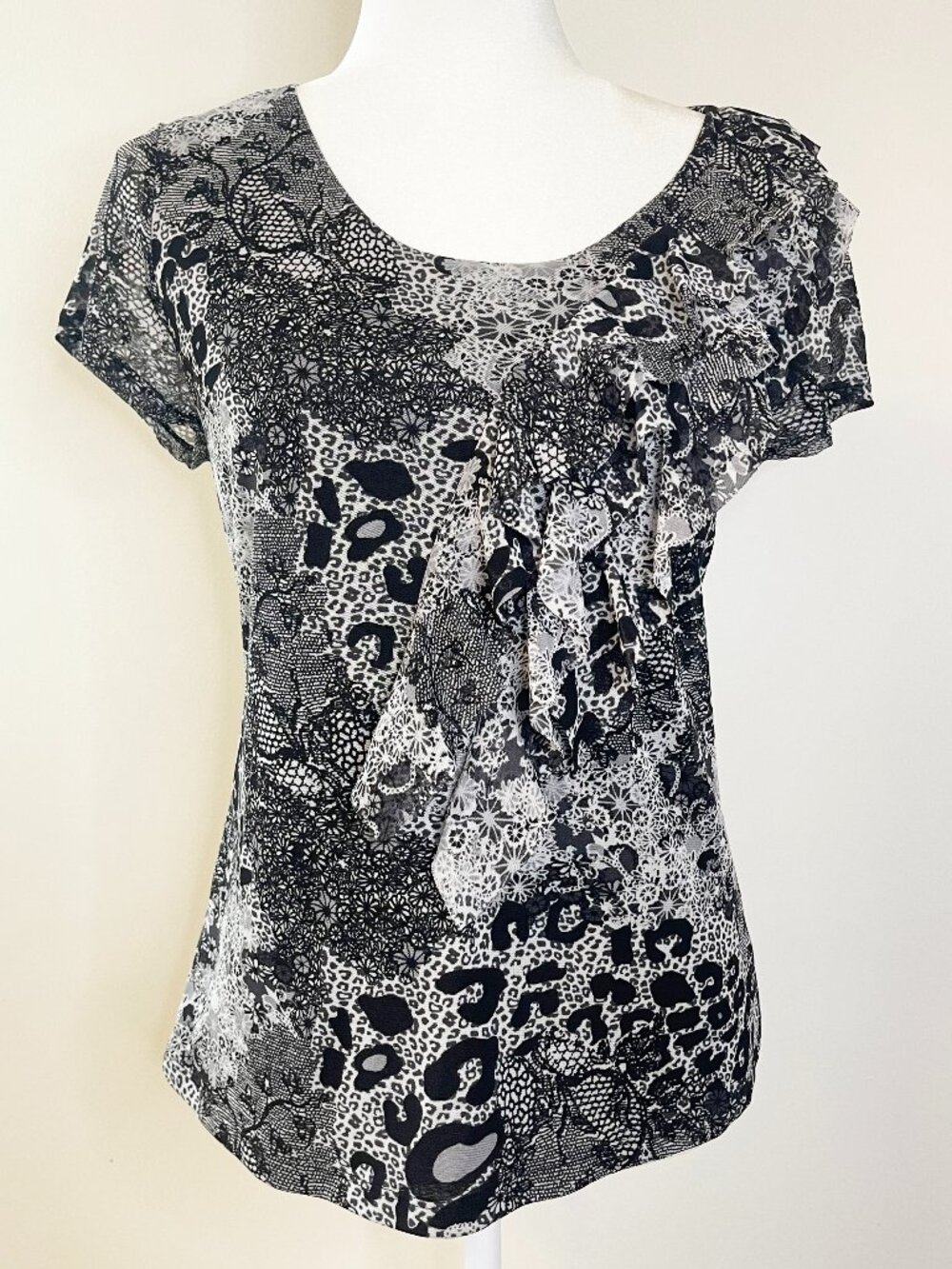 Relativity Black White Animal Floral Print Ruffle Top Blouse Plus Size PL